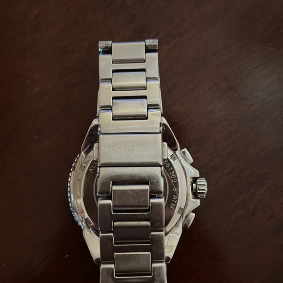 Woman’s Michael Kors Watch - Picture 4 of 7